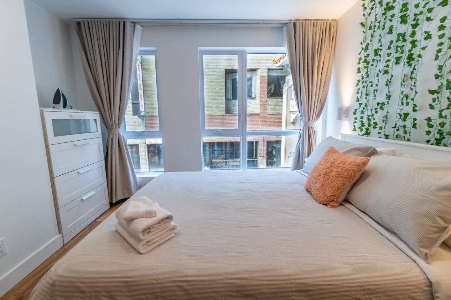 Rozenhaus Montreal Hotel Экстерьер фото
